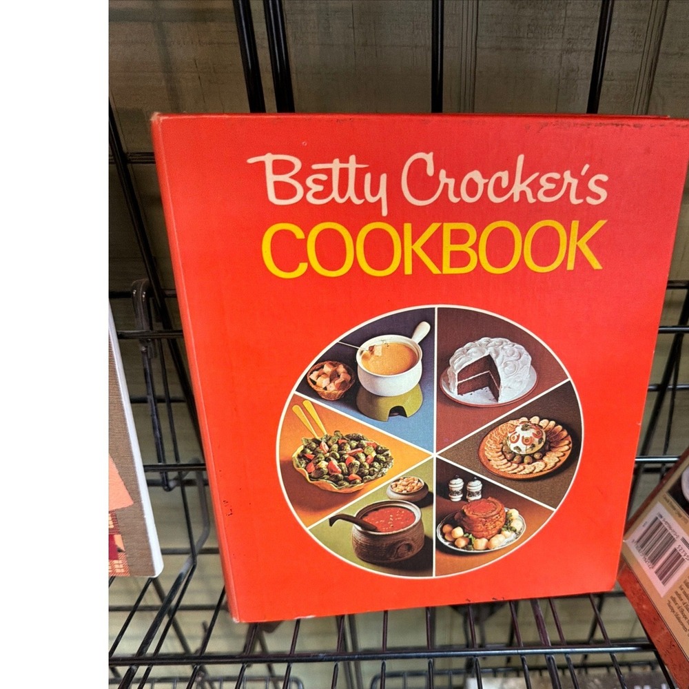 Betty Crocker's Cookbook 1978 Red Hardcover Vintage Recipes Golden Press